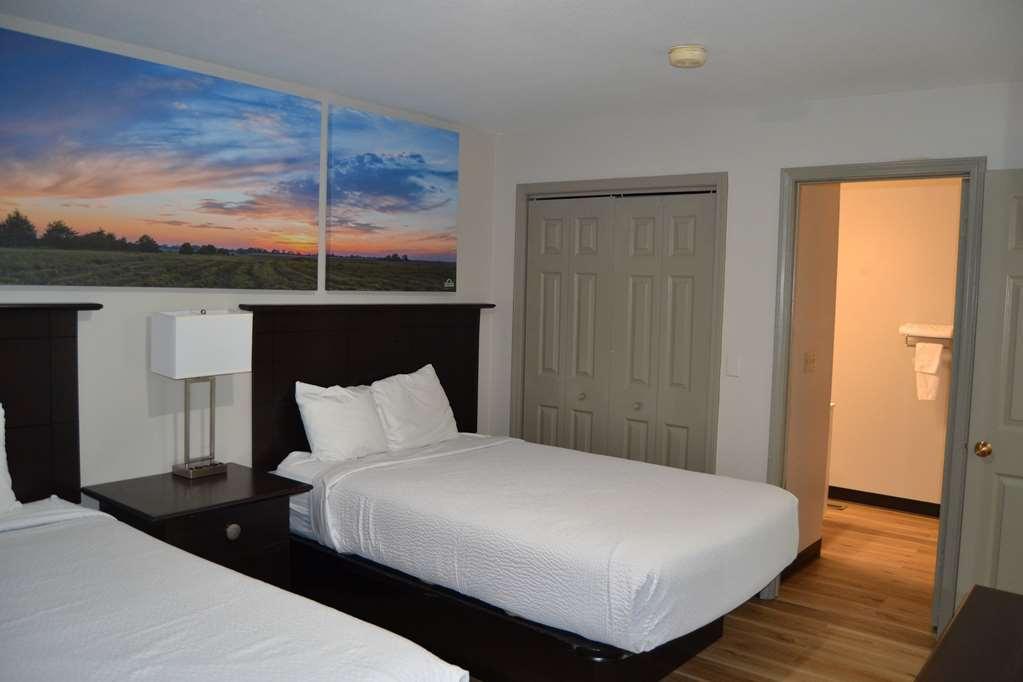 Days Inn And Suites By Wyndham Sikeston Room photo