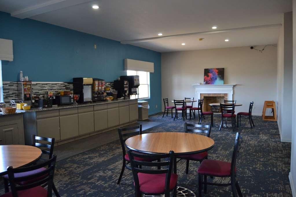 Days Inn And Suites By Wyndham Sikeston Facilities photo